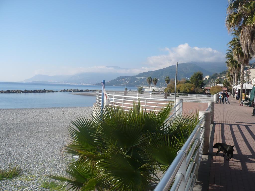 Villamareblu Ventimiglia Eksteriør billede