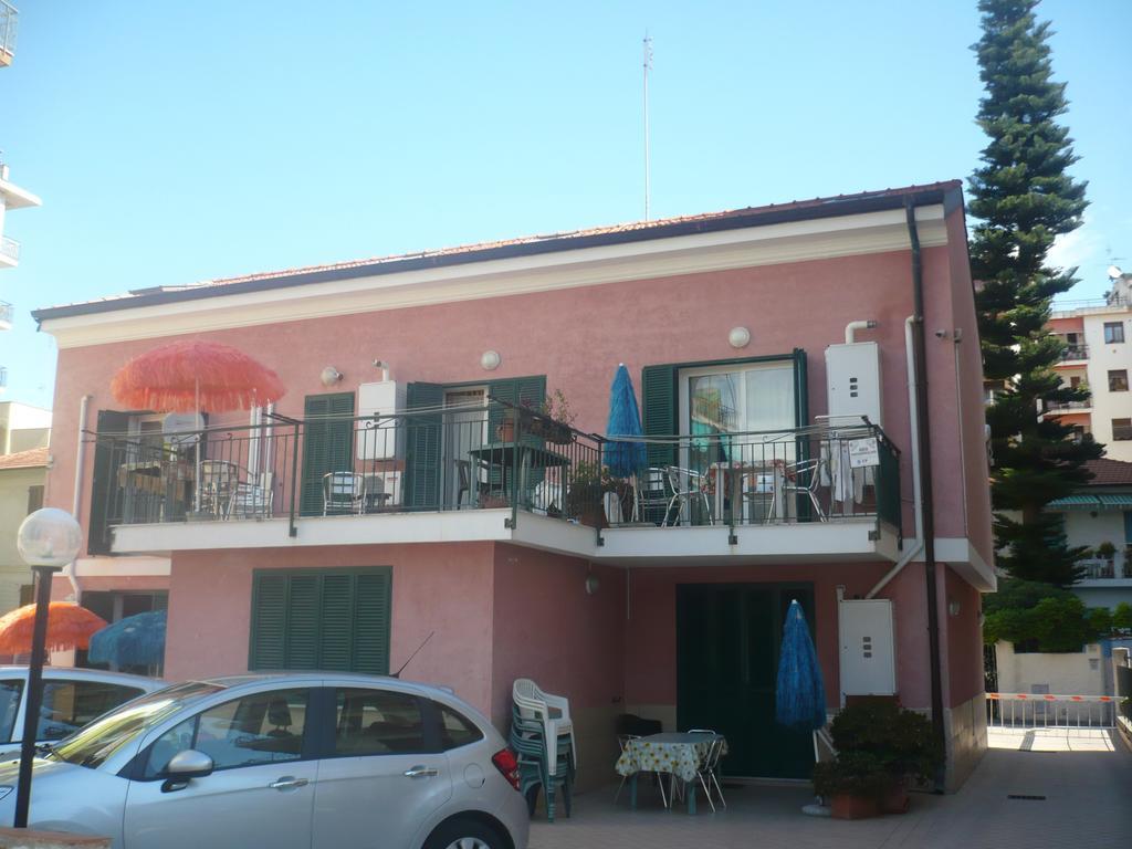 Villamareblu Ventimiglia Eksteriør billede